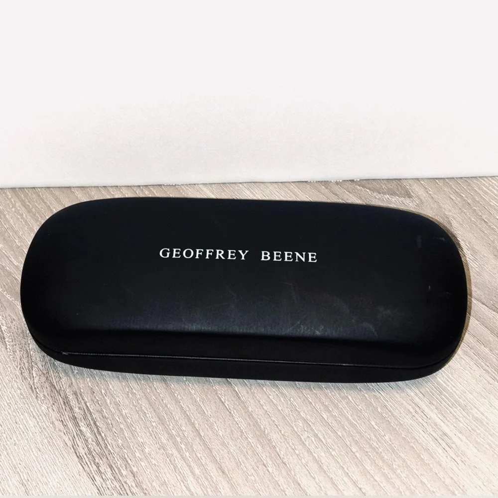 GEOFFREY BEENE IRRESISTIBLE BROWN Readers Metal Frames Gold & Rhinestones w/Case